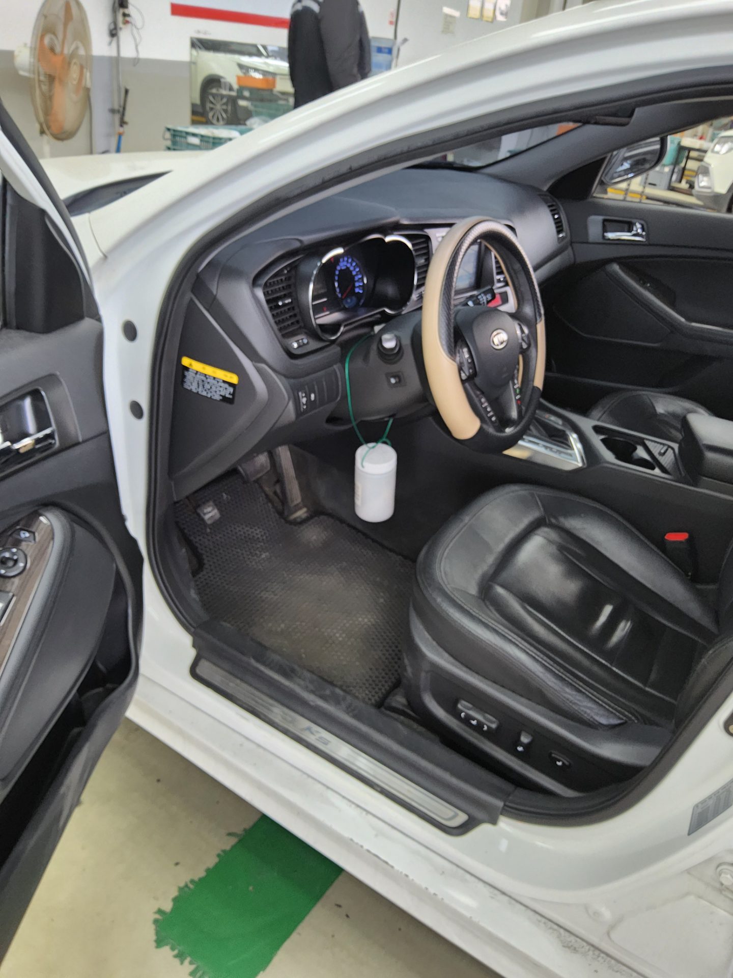 Kia K5 2012 - Image 10