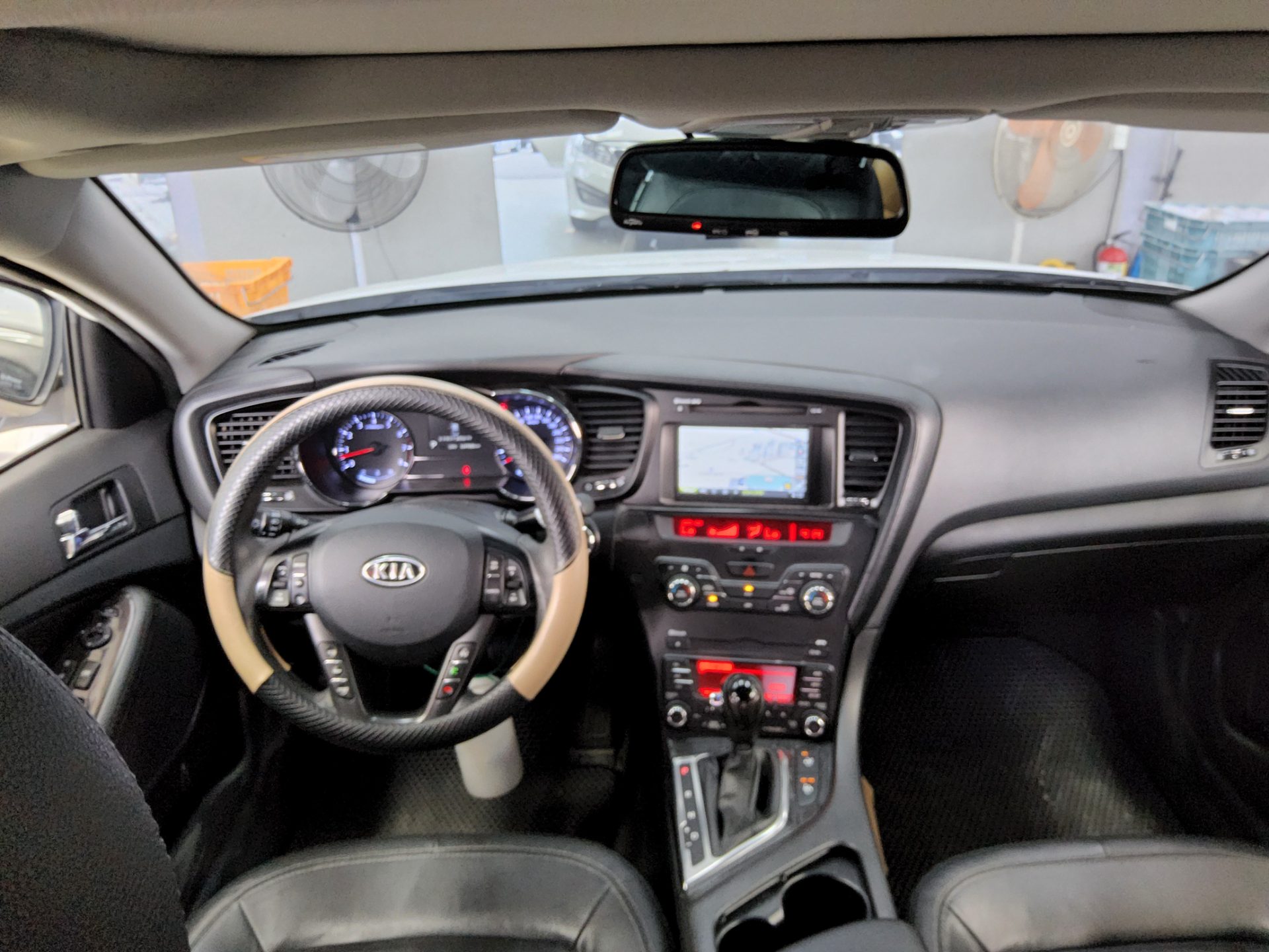 Kia K5 2012 - Image 11