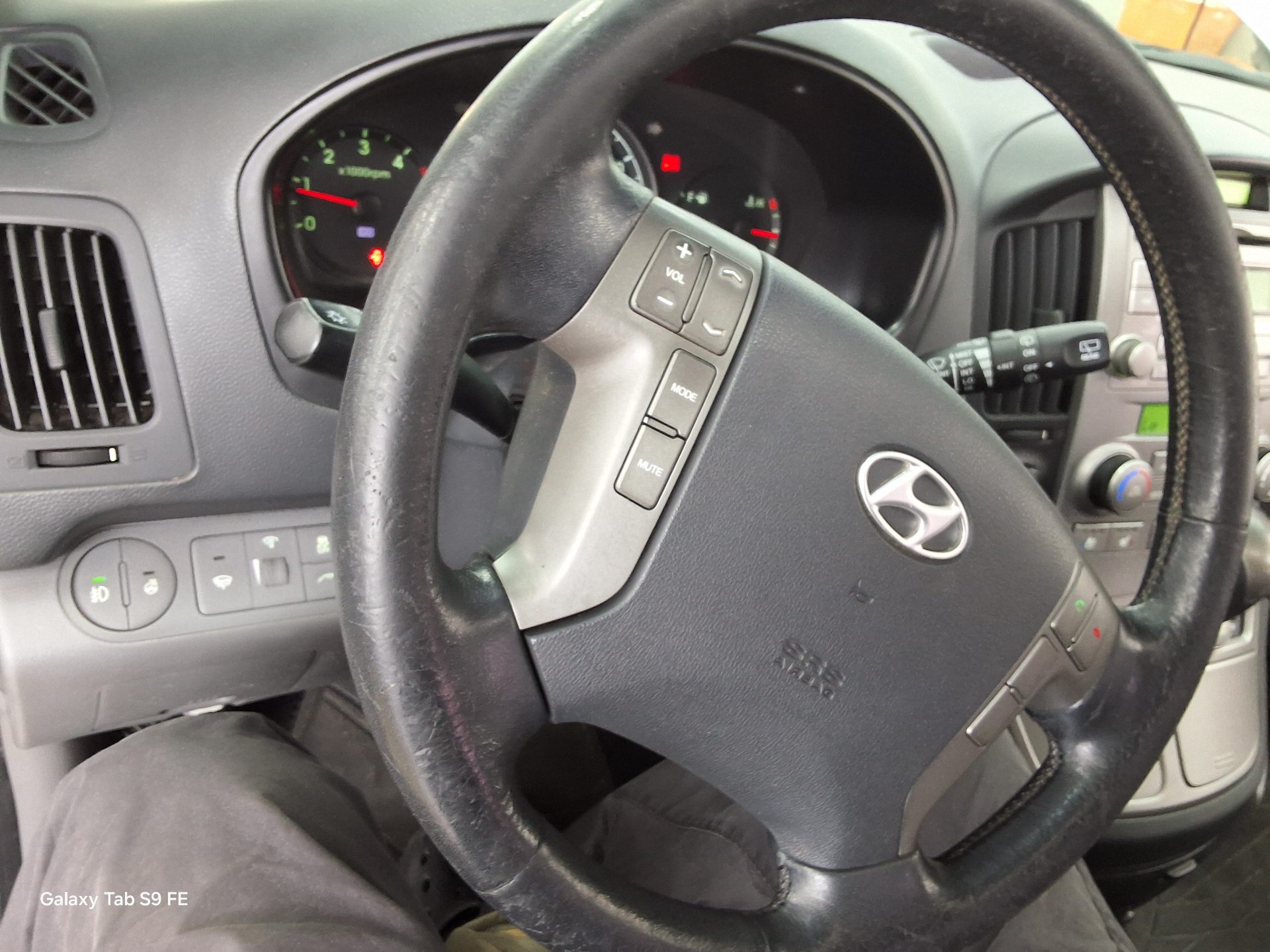 Hyundai Grand Starex 2015 - Image 16