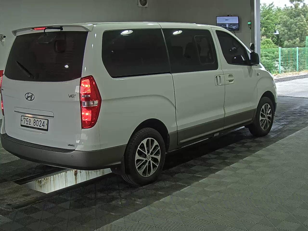 Hyundai Grand Starex 2015 - Image 4