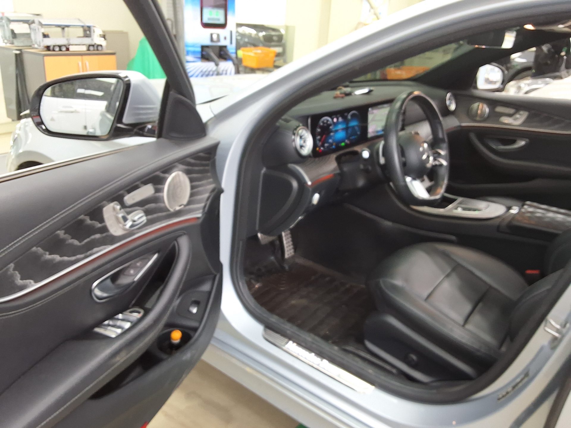 Mercedes-Benz E-Class 2021 - Image 9