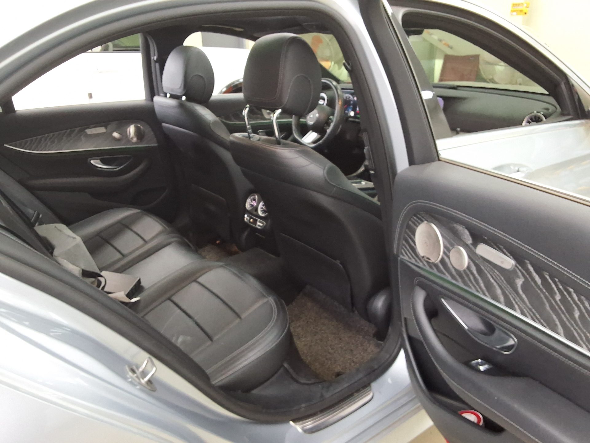 Mercedes-Benz E-Class 2021 - Image 12