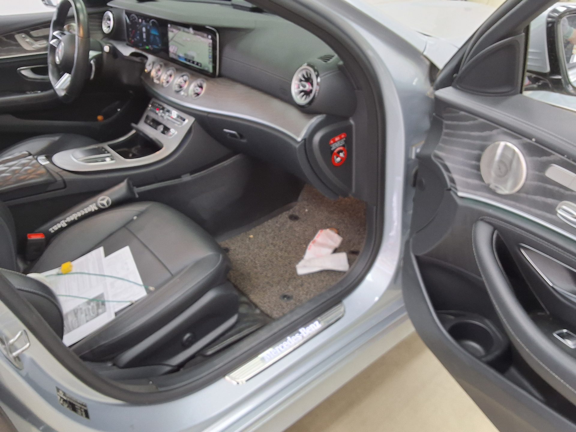 Mercedes-Benz E-Class 2021 - Image 13