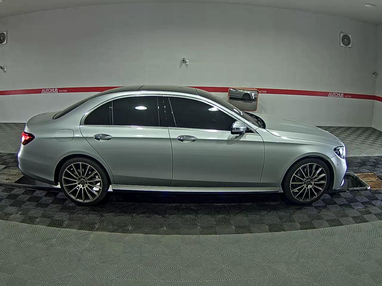 Mercedes-Benz E-Class 2021 - Image 3