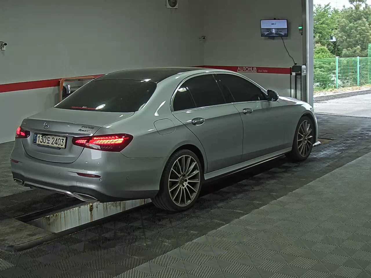 Mercedes-Benz E-Class 2021 - Image 4