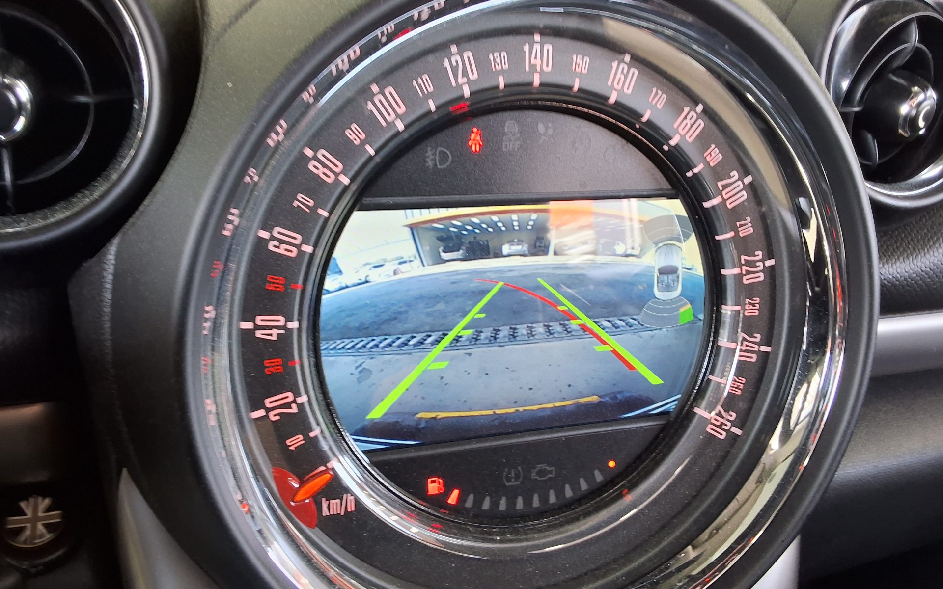 BMW MINI 2016 - Image 18