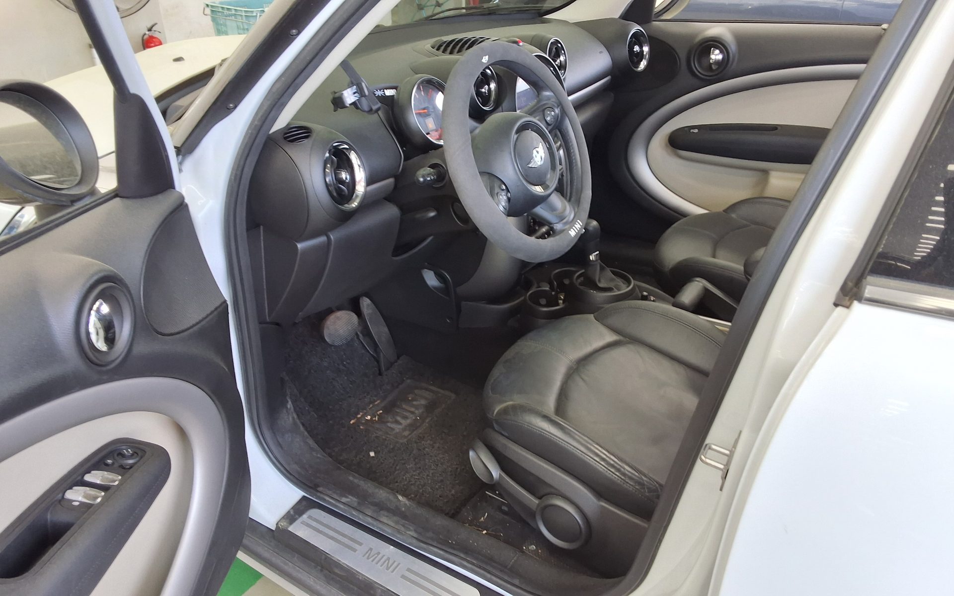BMW MINI 2016 - Image 9