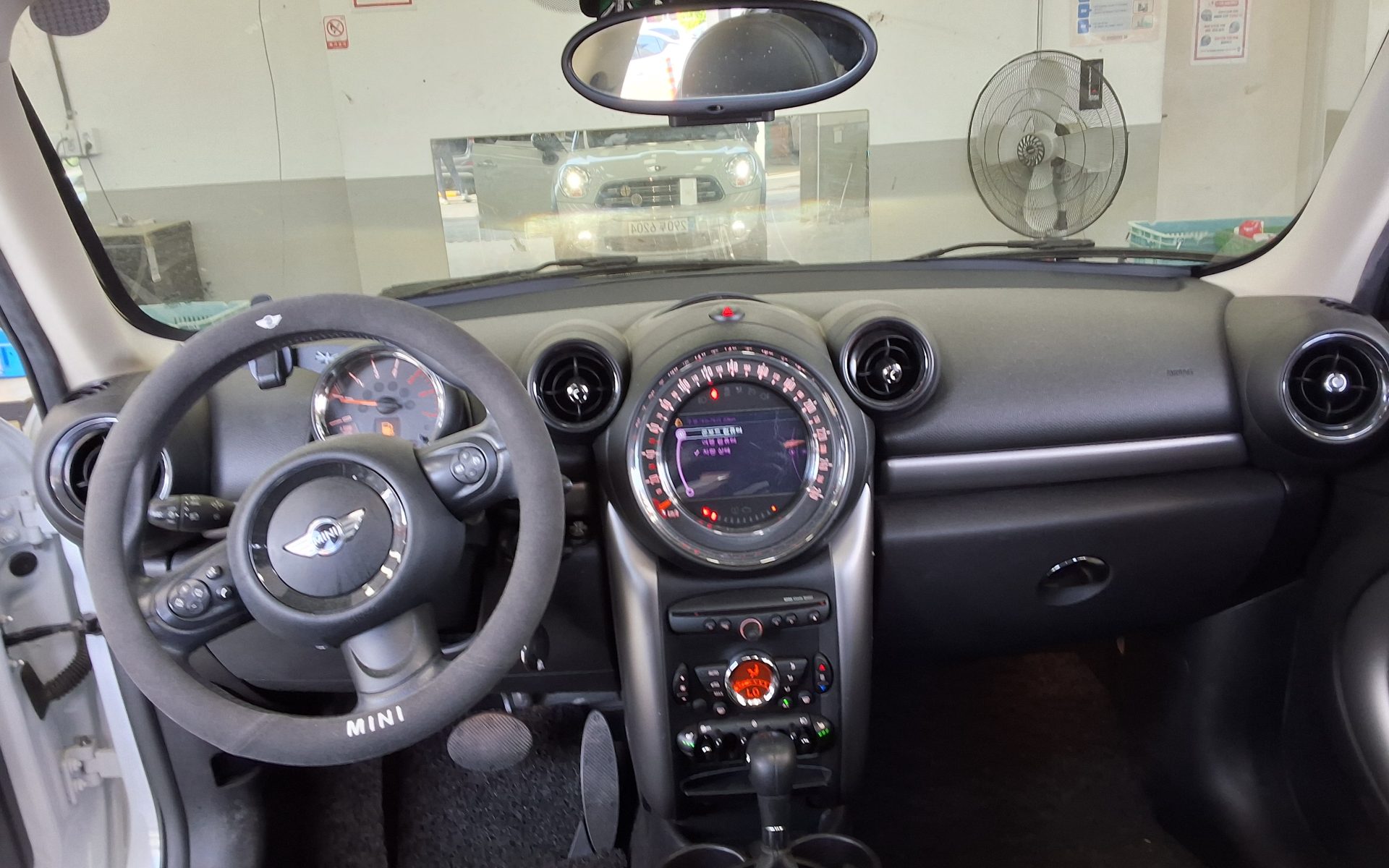 BMW MINI 2016 - Image 10