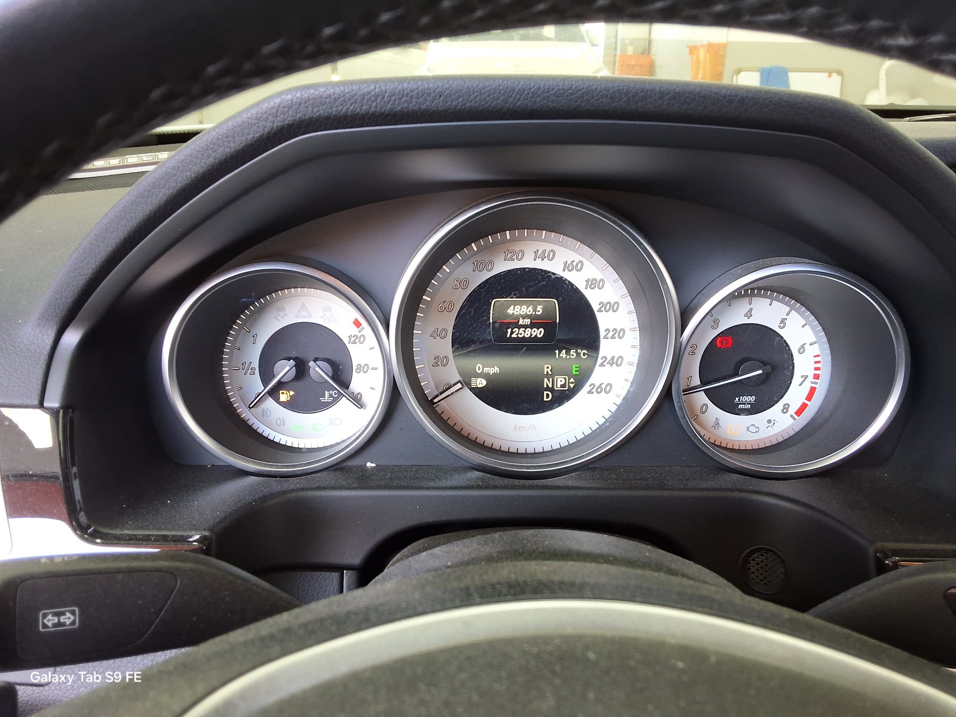 Mercedes-Benz E-Class 2014 - Image 8