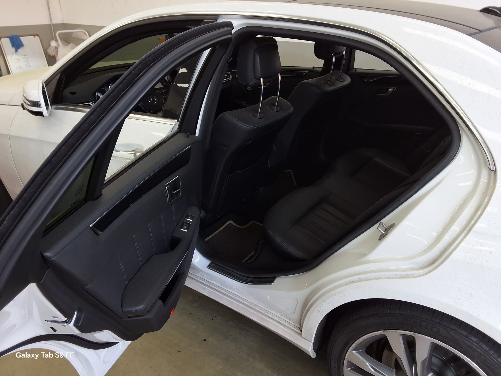 Mercedes-Benz E-Class 2014 - Image 11