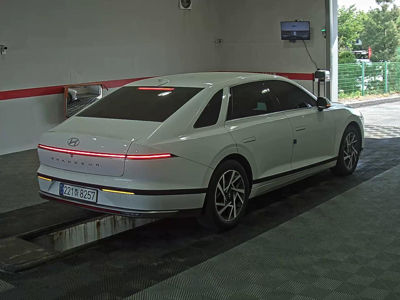 Hyundai Grandeur 2024 - Image 4