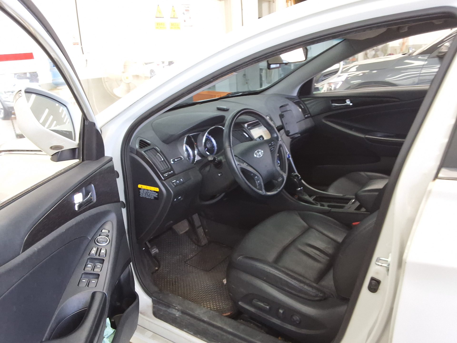 Hyundai Sonata 2013 - Image 10