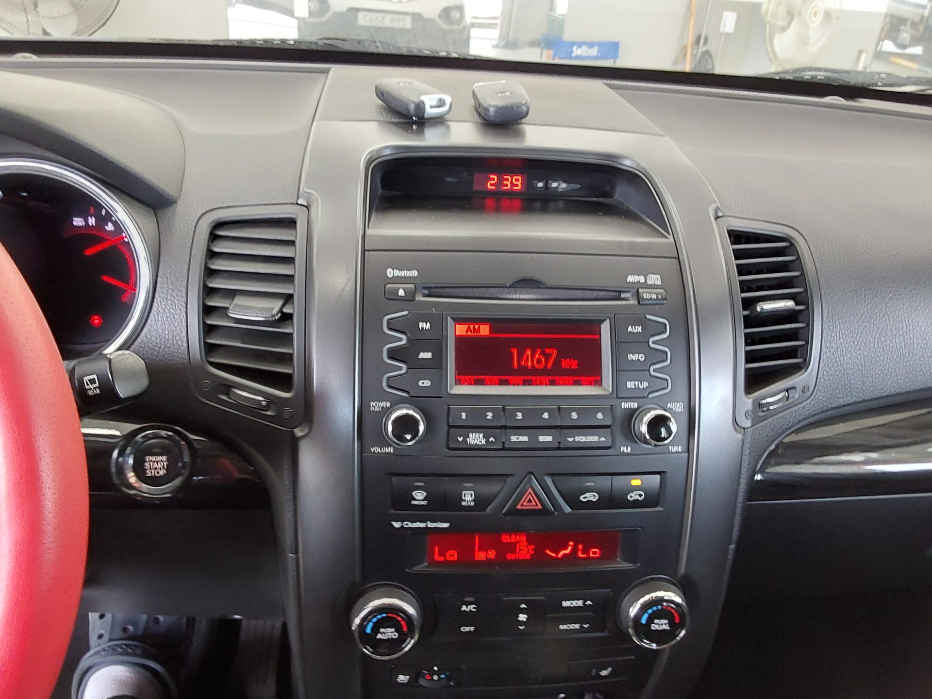 Kia Sorento 2010 - Image 17