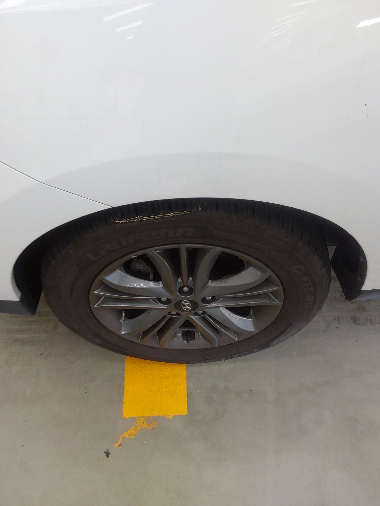 BMW iX 2014 - Image 19
