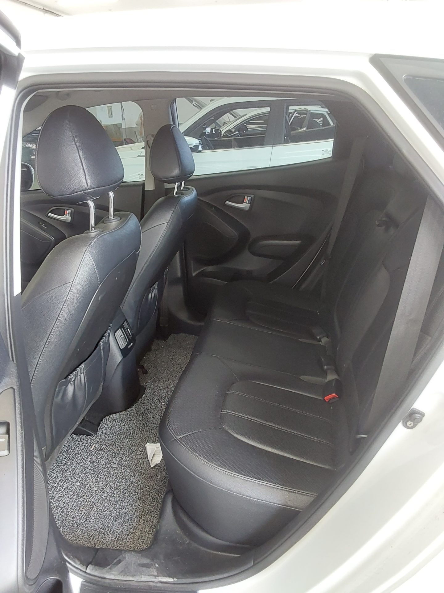 BMW iX 2014 - Image 11