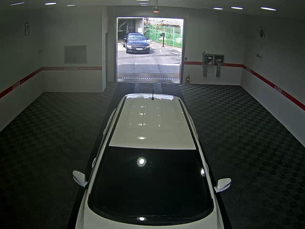 BMW iX 2014 - Image 6