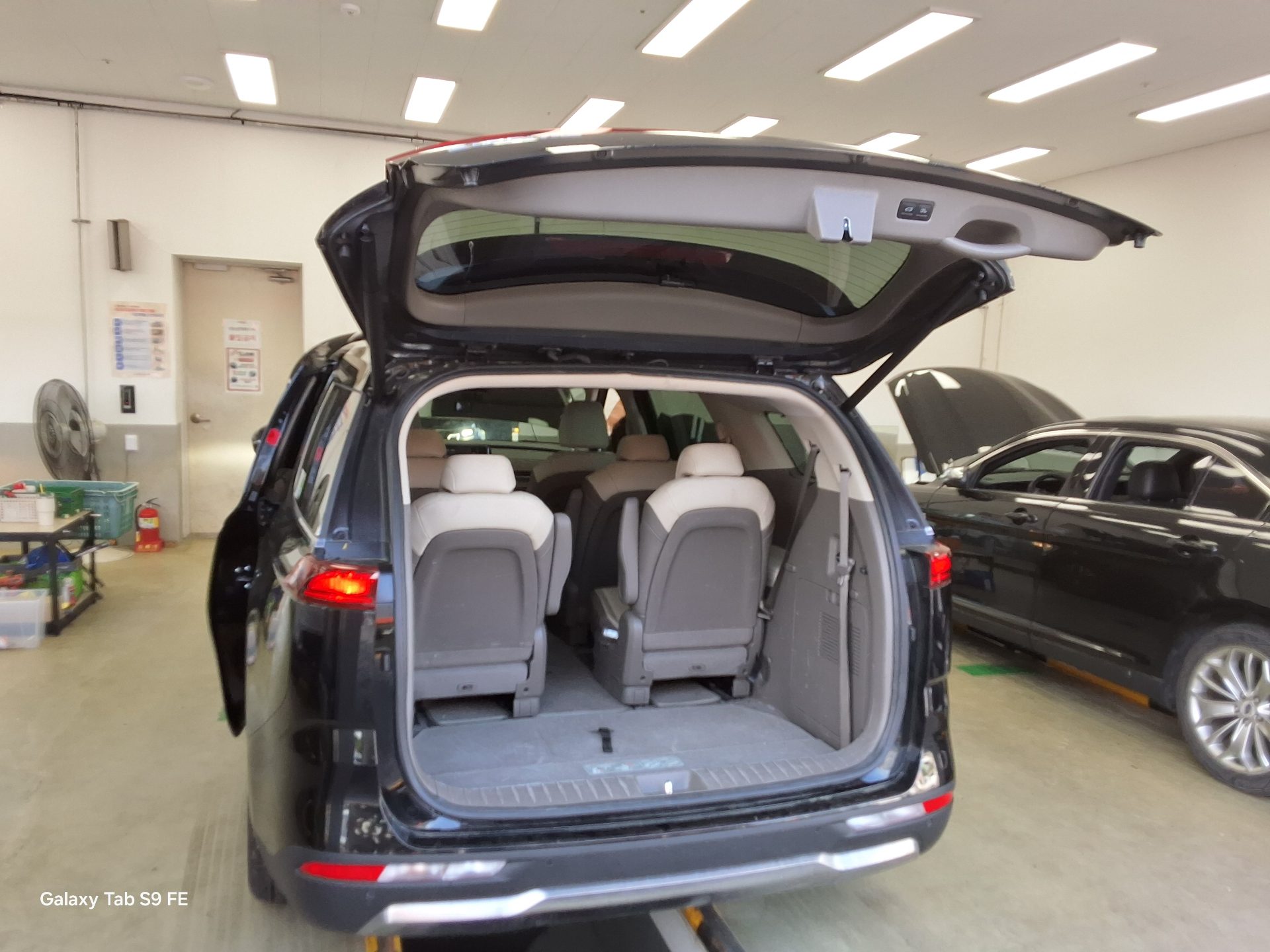 Kia SEDONA 2023 - Image 14