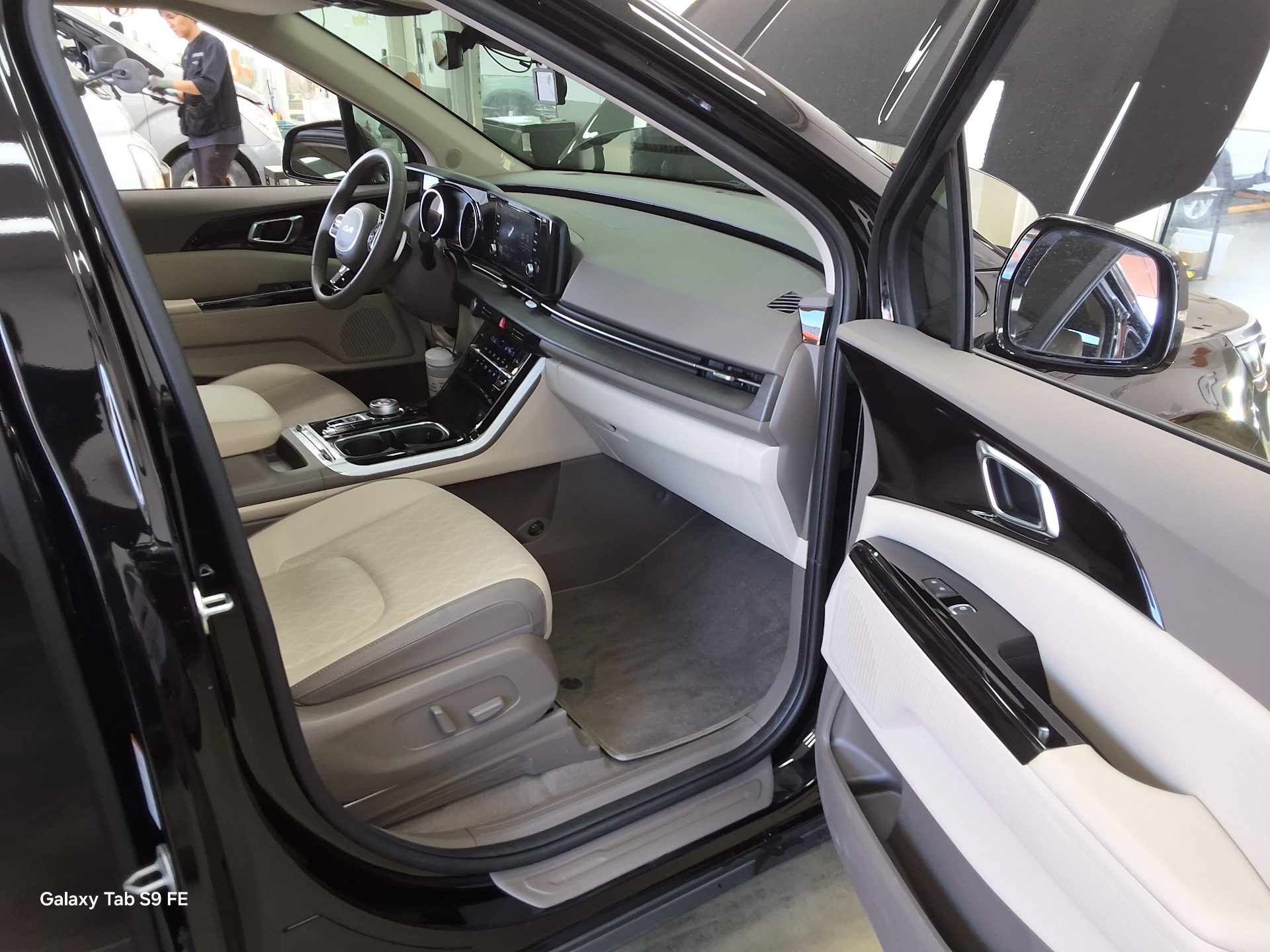Kia SEDONA 2023 - Image 13