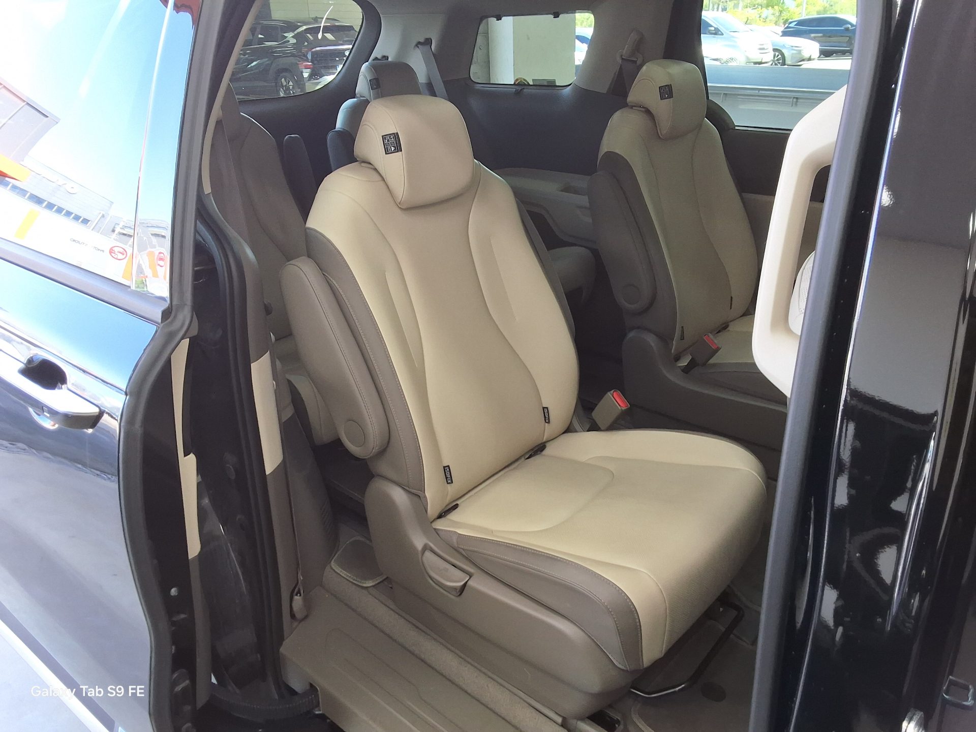 Kia SEDONA 2023 - Image 12
