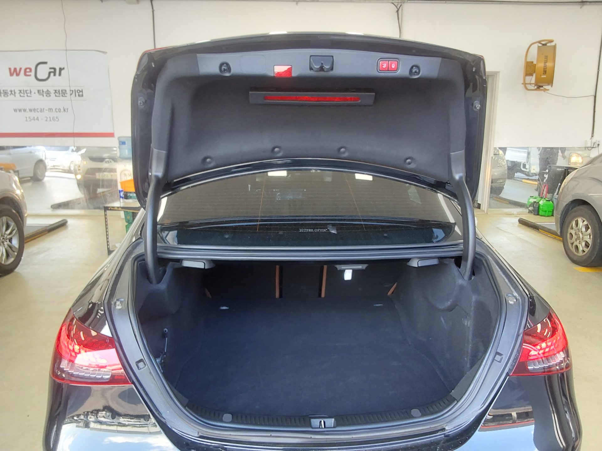 Mercedes-Benz E-Class 2022 - Image 14