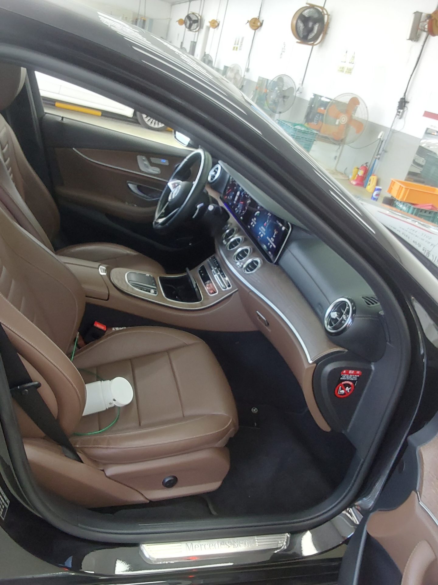 Mercedes-Benz E-Class 2022 - Image 13