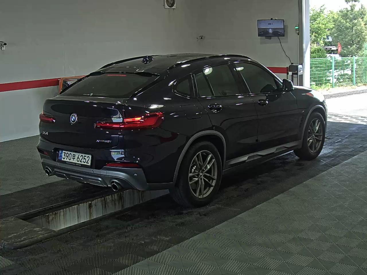 BMW X4 2021 - Image 4