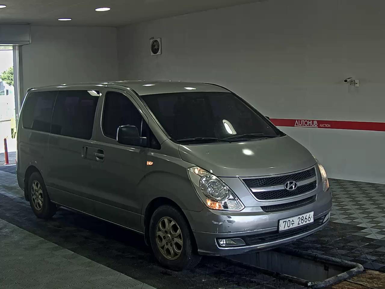 Hyundai Grand Starex 2012 - Image 2