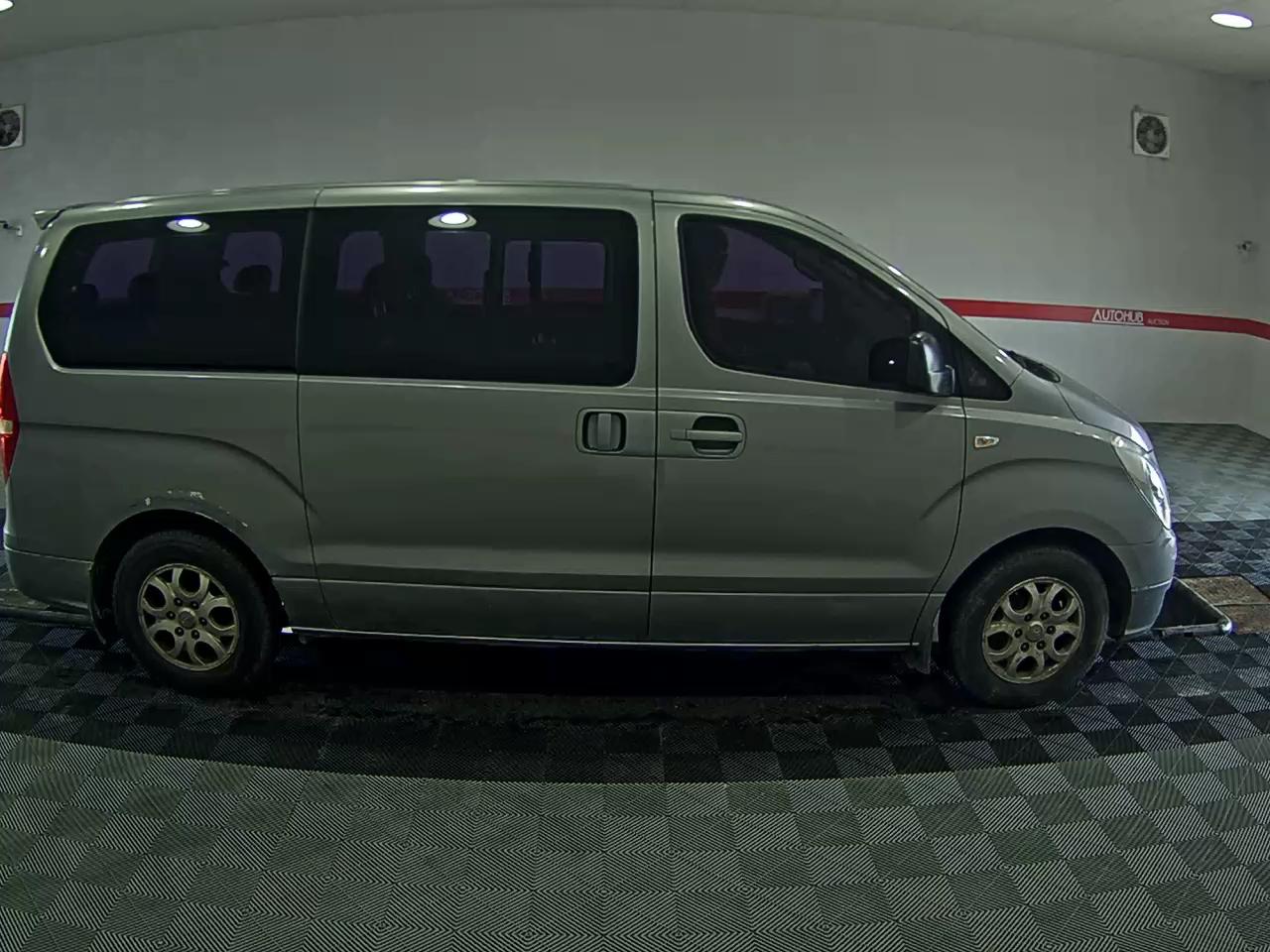 Hyundai Grand Starex 2012 - Image 3