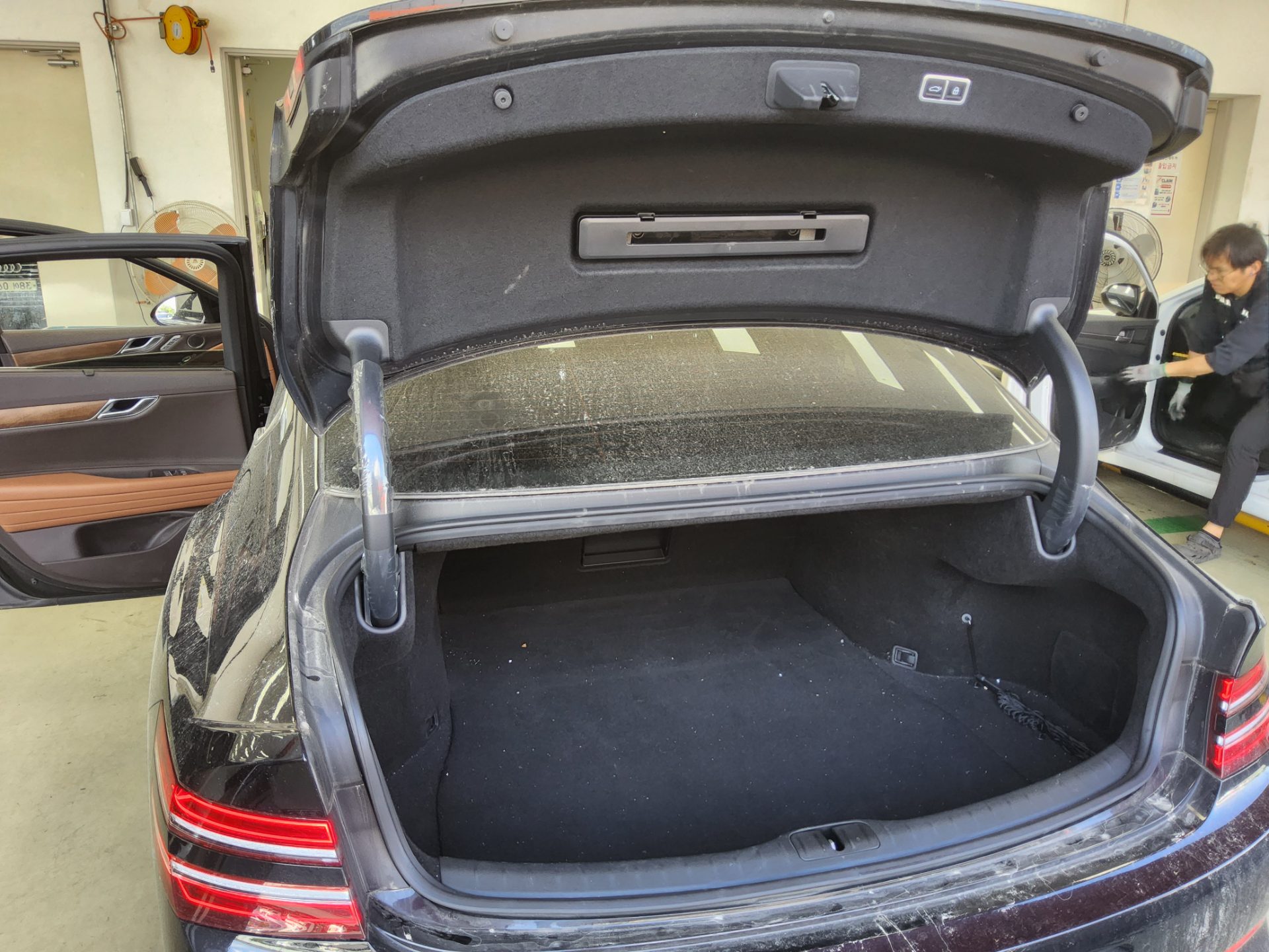 Hyundai Genesis 2022 - Image 14