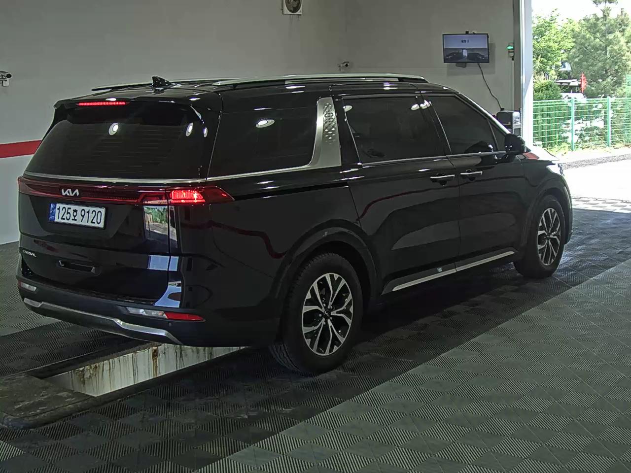 Kia SEDONA 2023 - Image 4