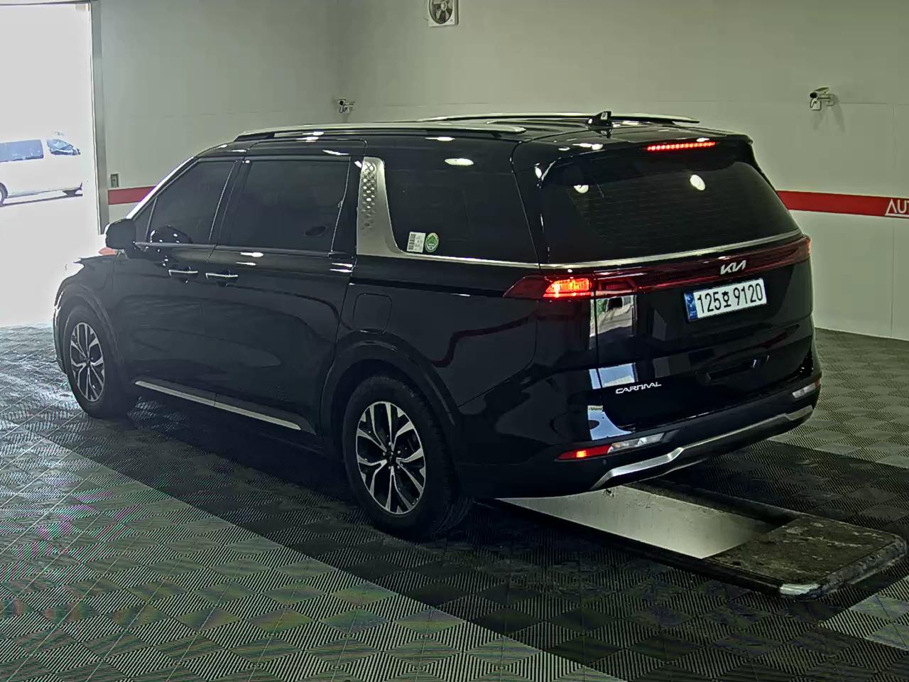 Kia SEDONA 2023 - Image 5