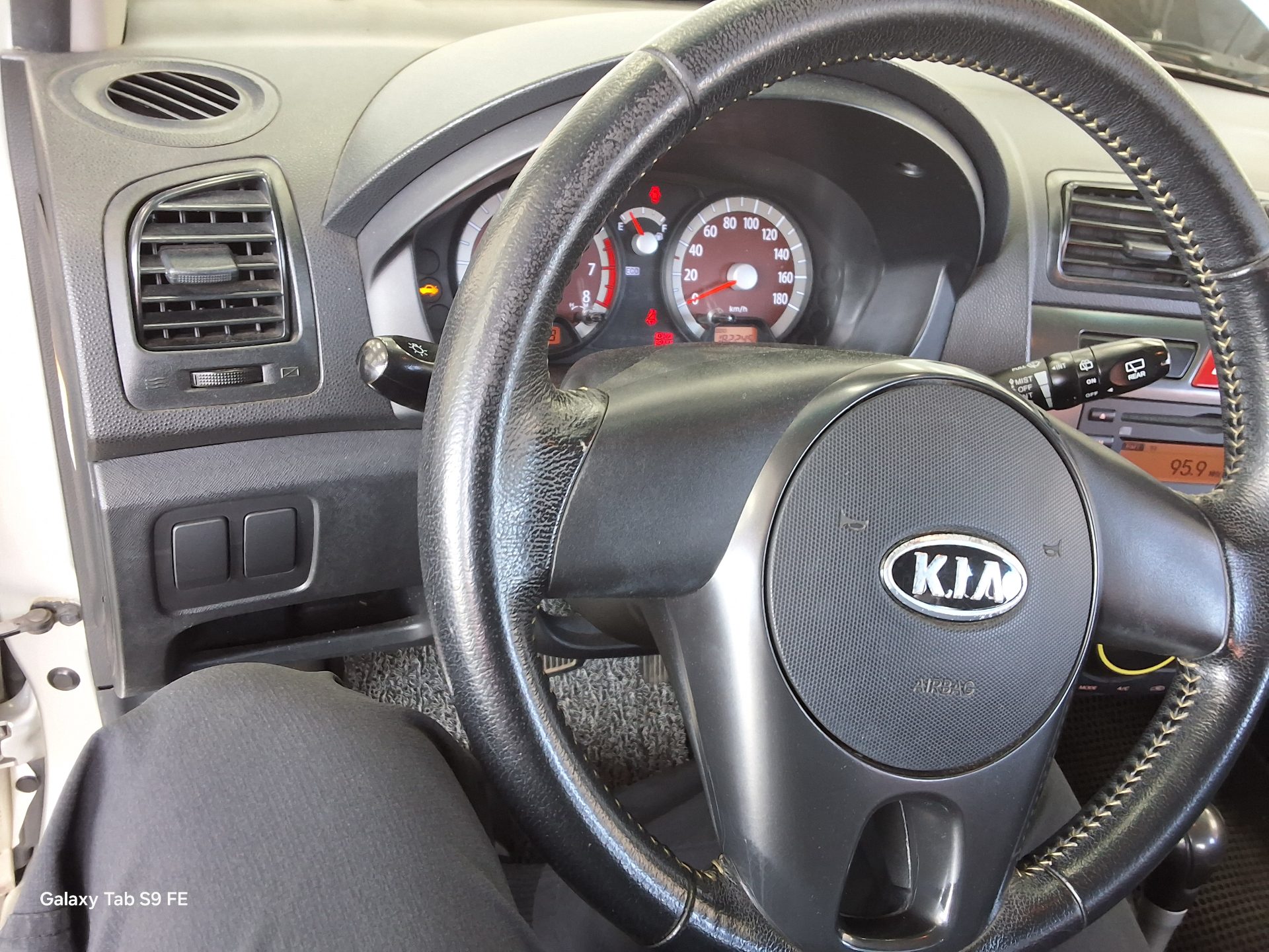 Kia Morning 2011 - Image 16