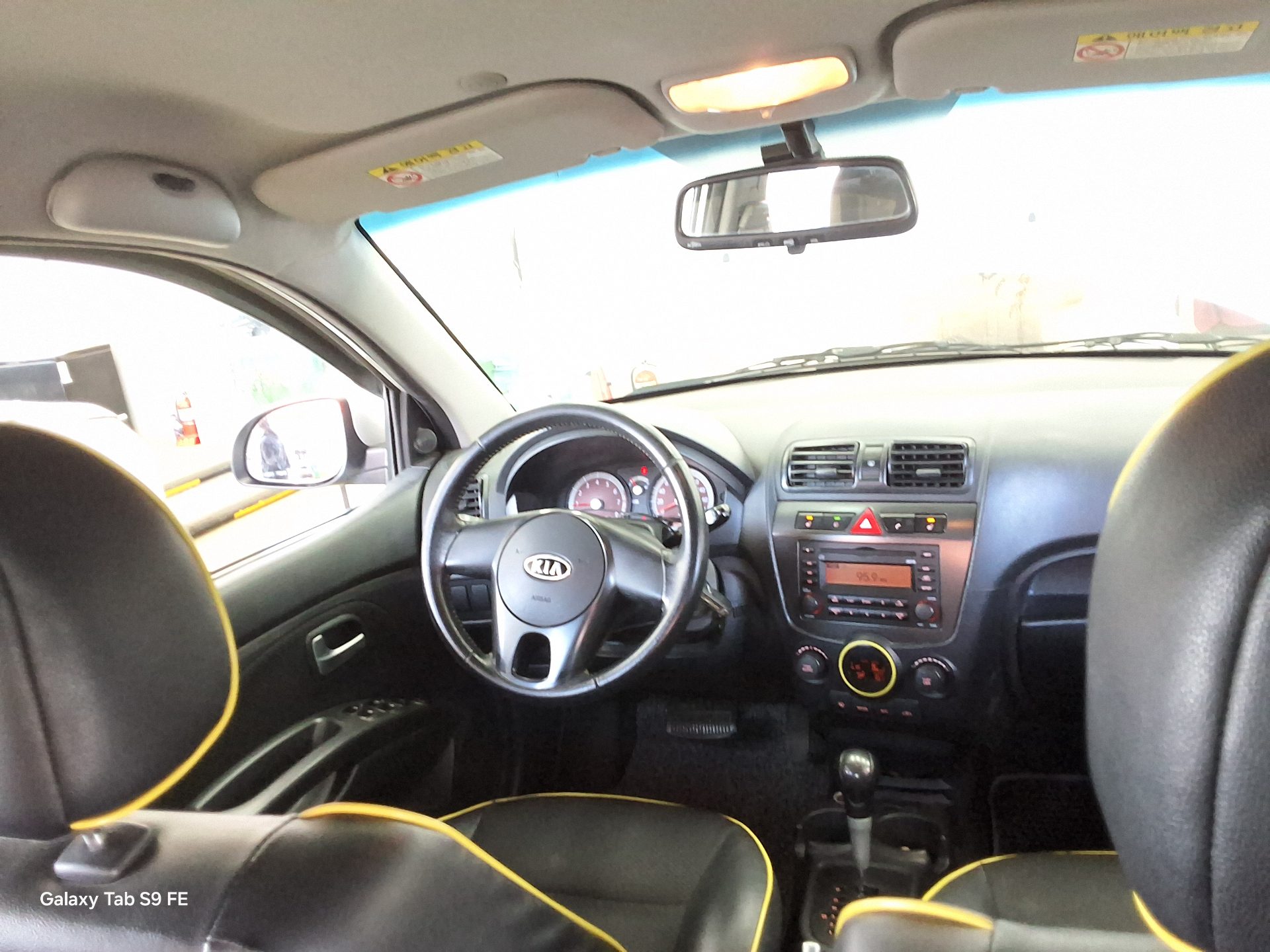 Kia Morning 2011 - Image 10