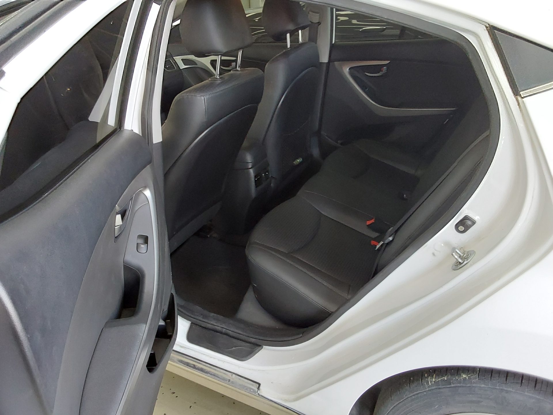 Hyundai Elantra 2014 - Image 13