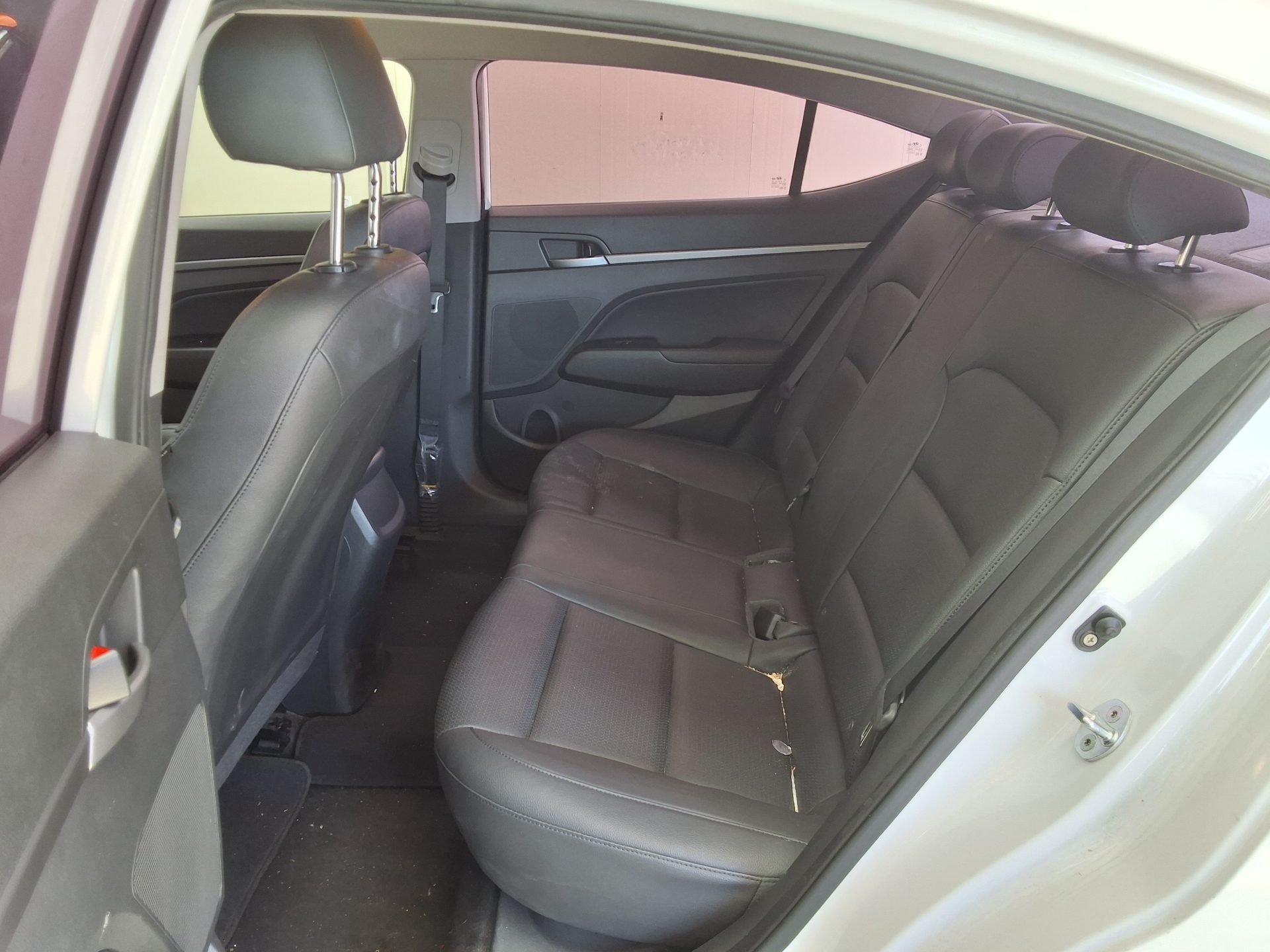Hyundai Elantra 2018 - Image 11