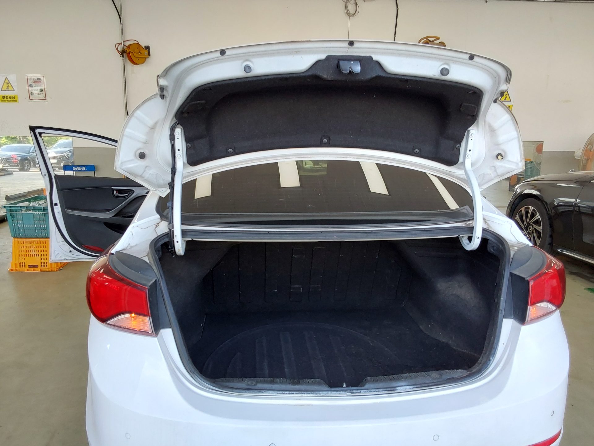 Hyundai Elantra 2014 - Image 16