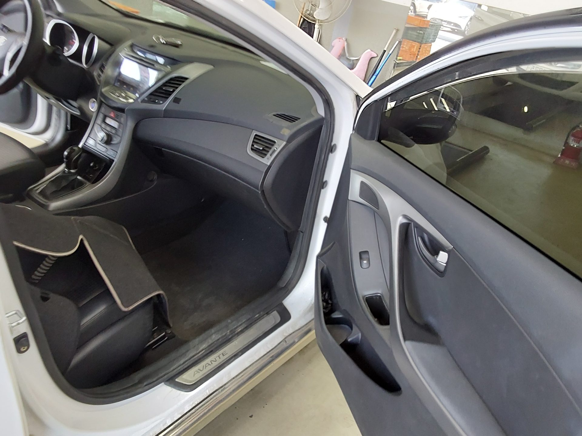 Hyundai Elantra 2014 - Image 15