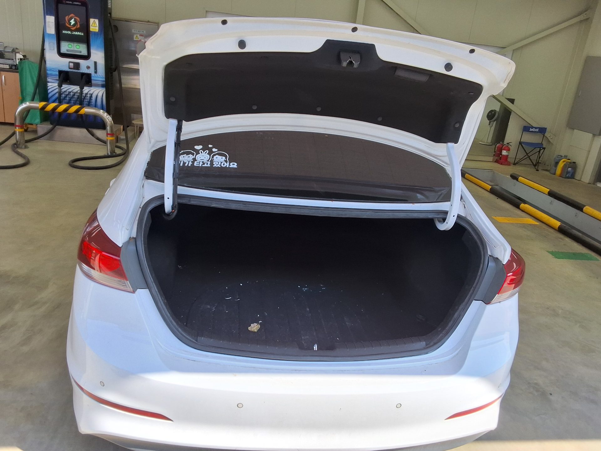 Hyundai Elantra 2018 - Image 14