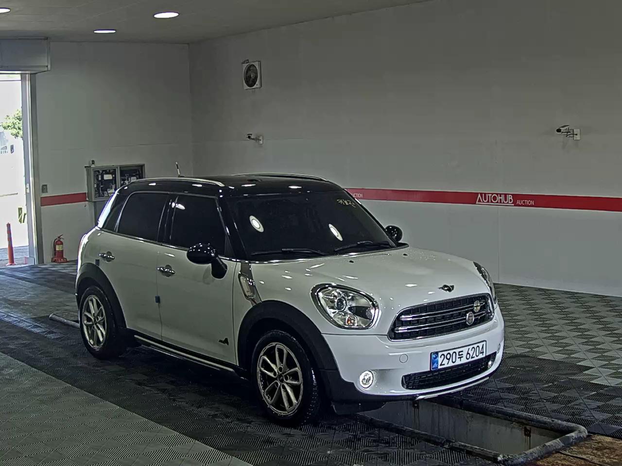 BMW MINI 2016 - Image 2