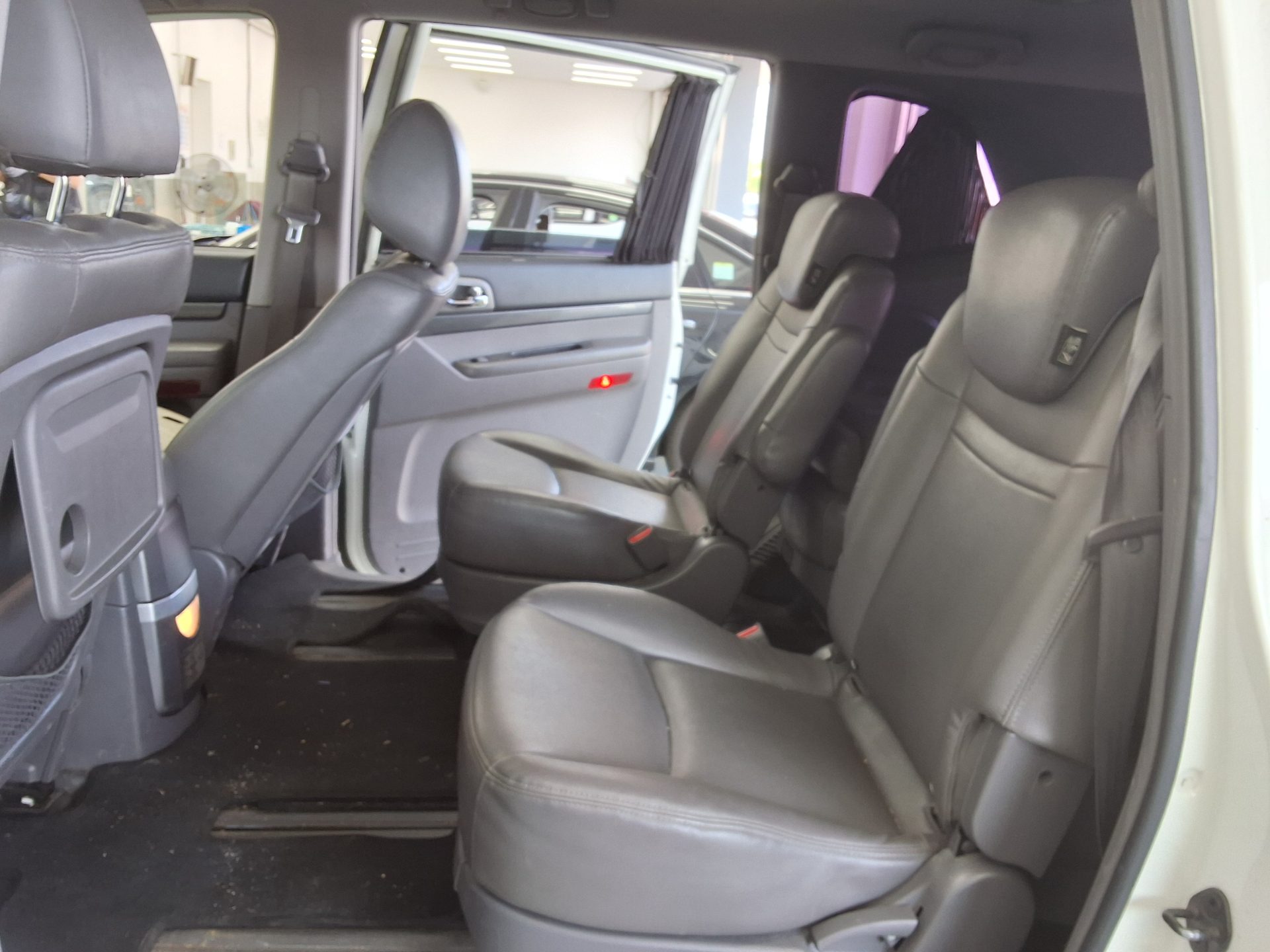 KG Mobility Korando Turismo 2015 - Image 12