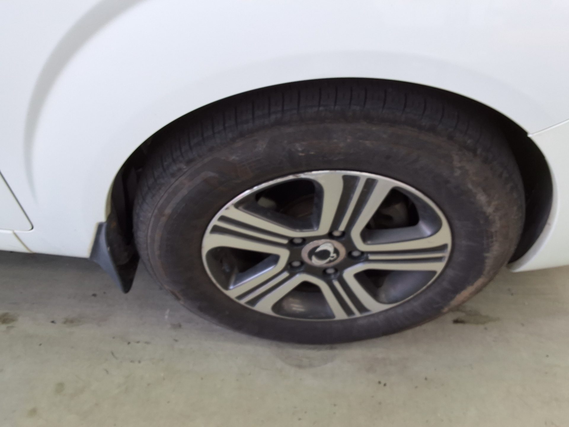 KG Mobility Korando Turismo 2015 - Image 21