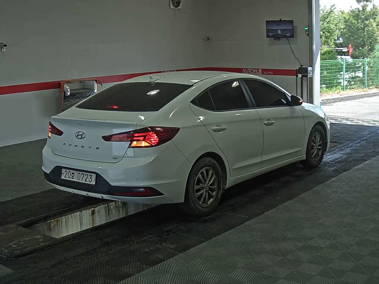 Hyundai Elantra 2019 - Image 4