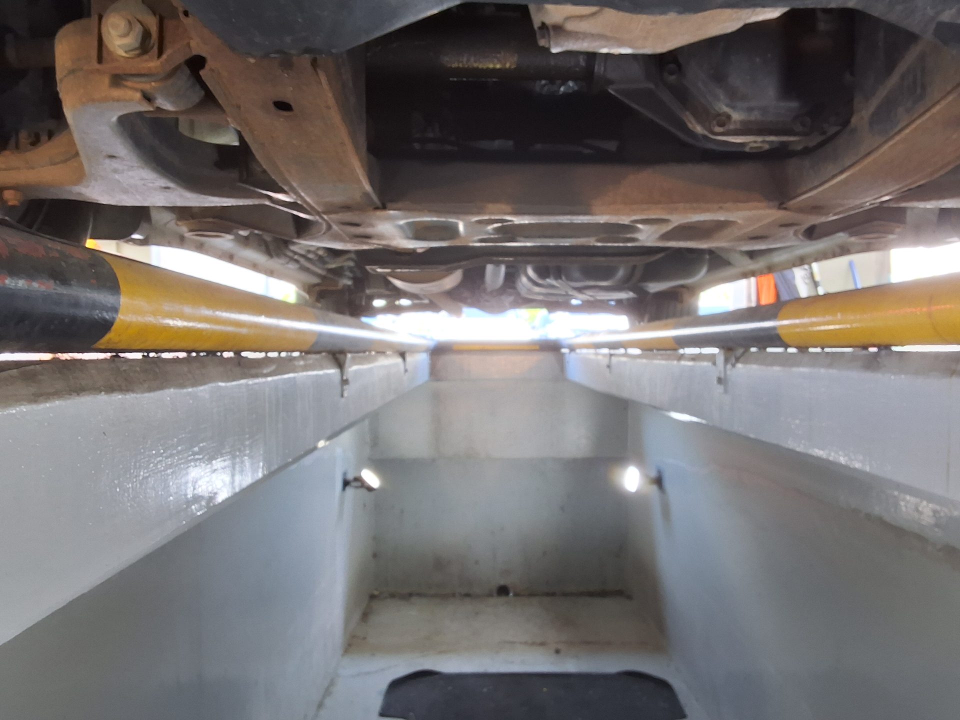 KG Mobility Korando Turismo 2015 - Image 8
