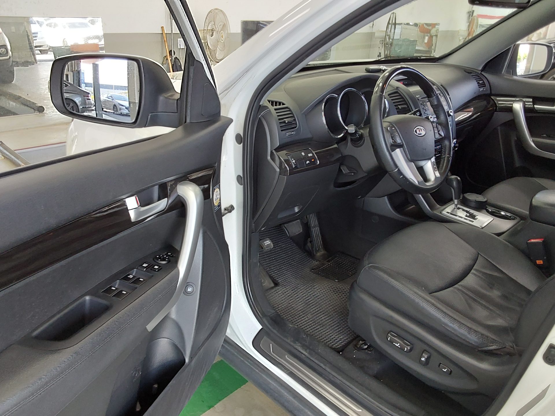 Kia Sorento 2011 - Image 9