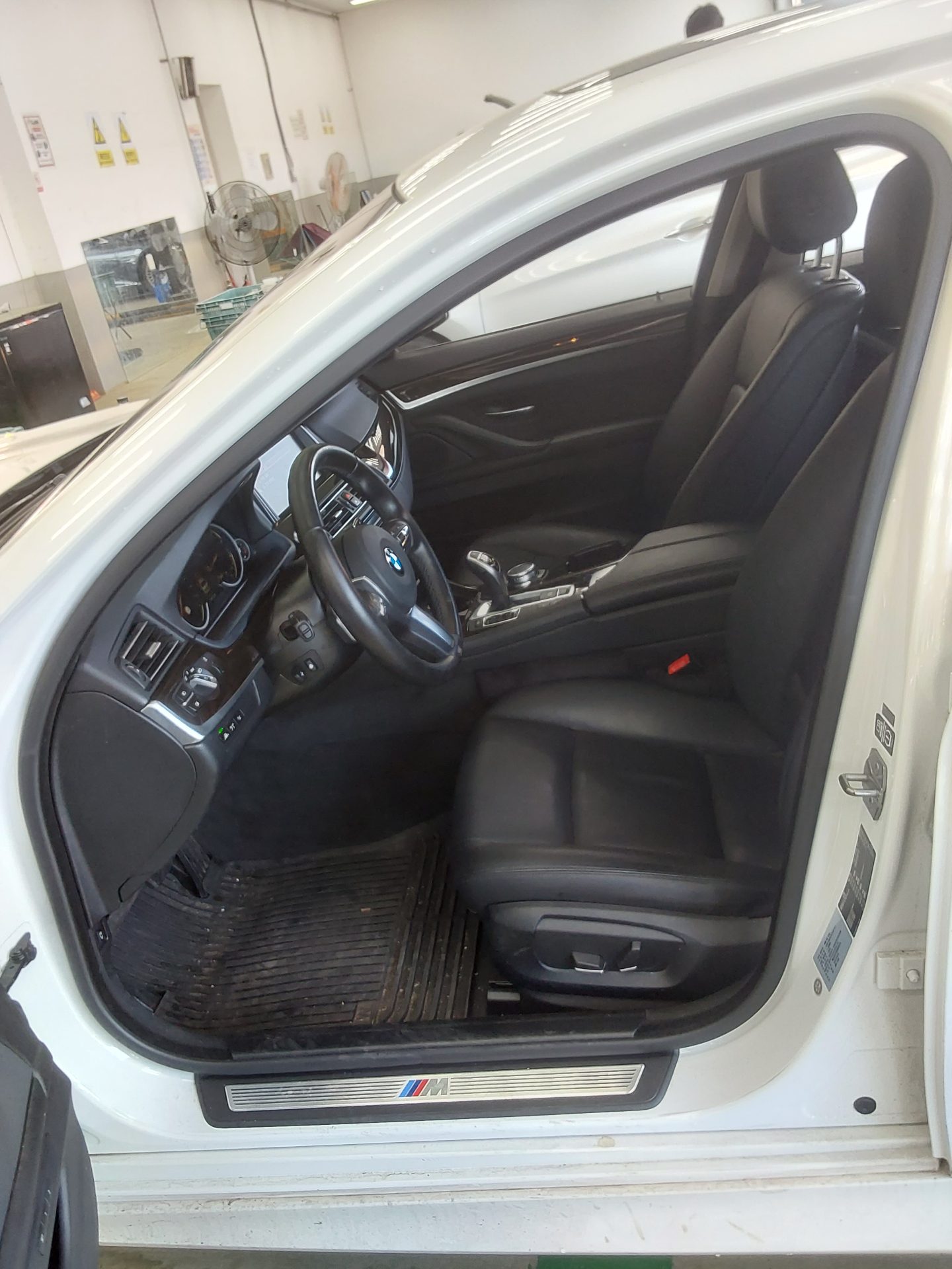 BMW 5 Series 2016 - Image 9