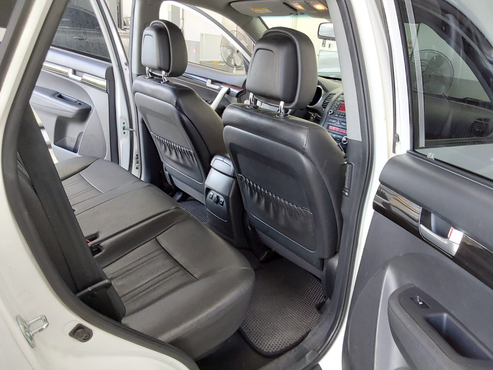 Kia Sorento 2011 - Image 12