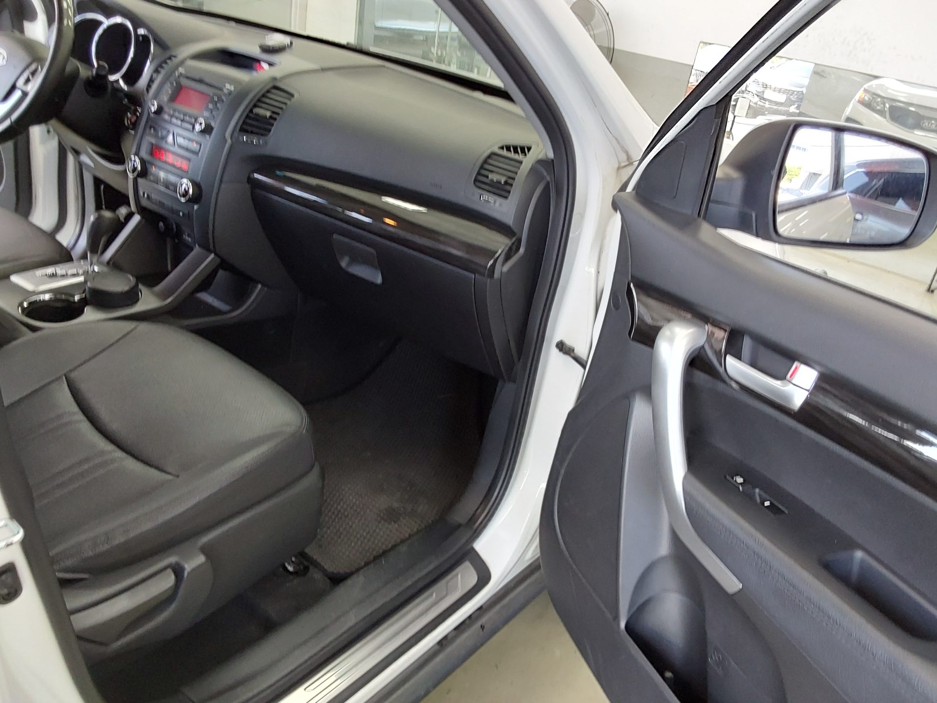 Kia Sorento 2011 - Image 13