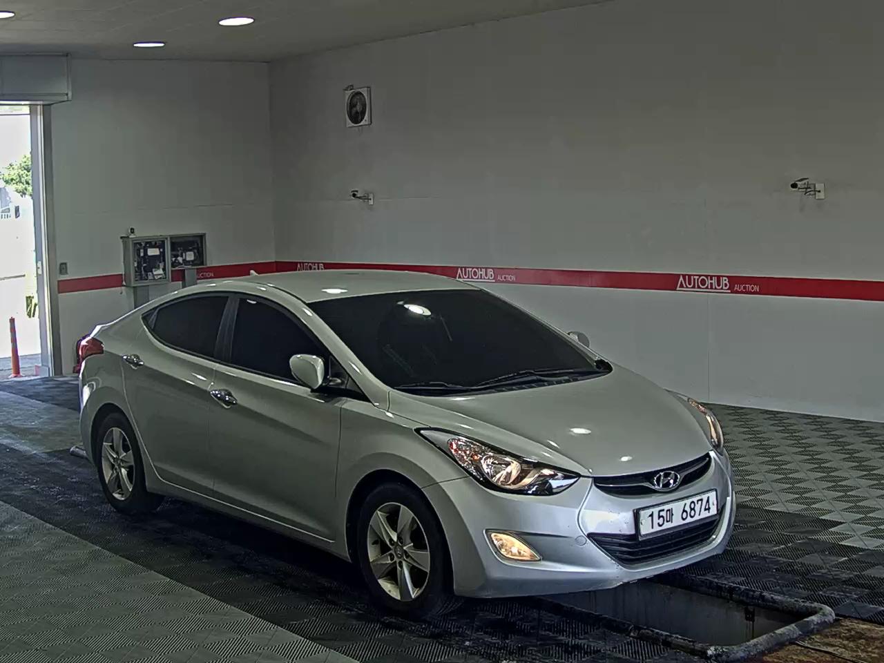 Hyundai Elantra 2012 - Image 2