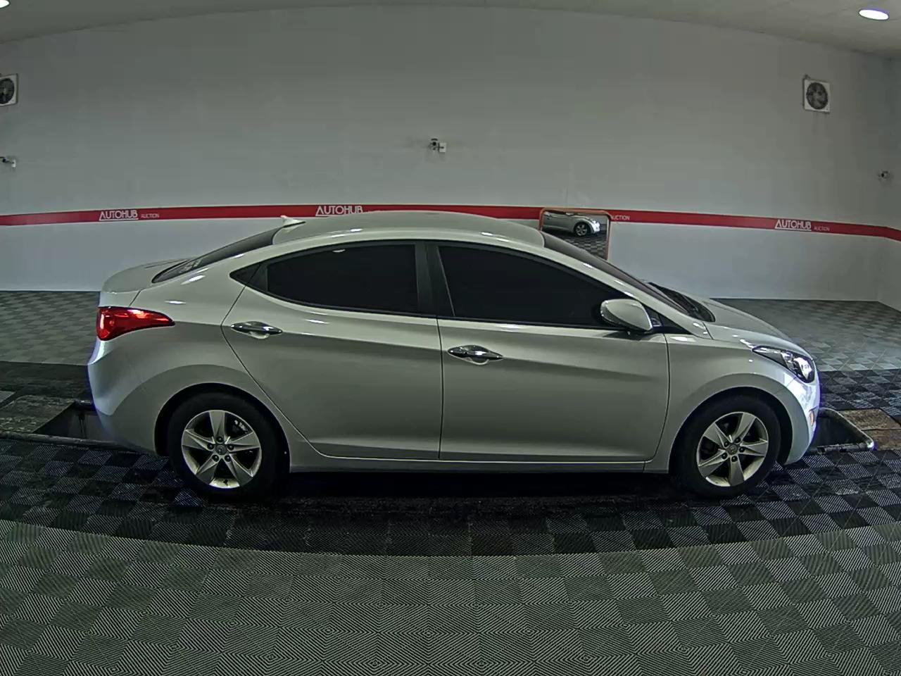 Hyundai Elantra 2012 - Image 3