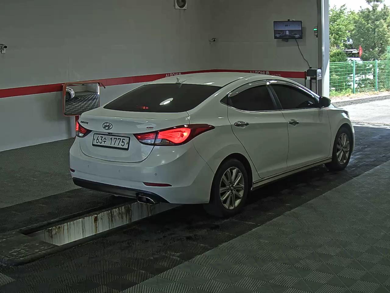 Hyundai Elantra 2014 - Image 4